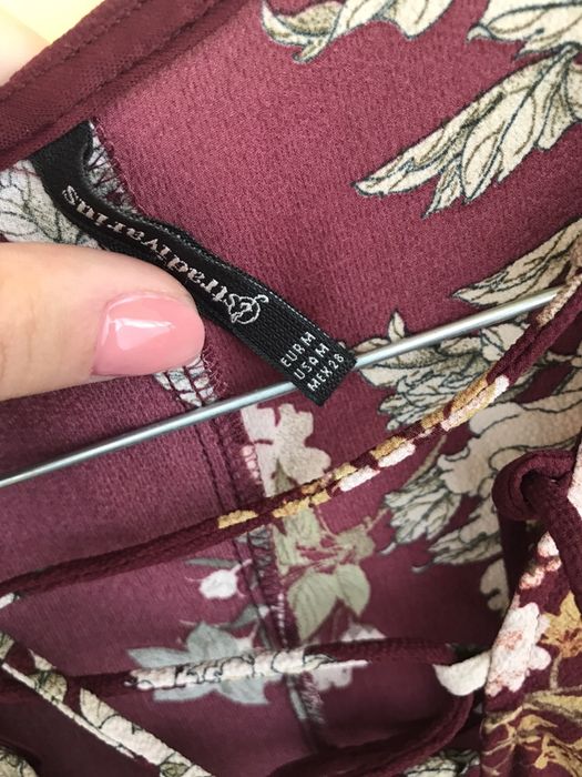Rochie visinie flori Stradivarius