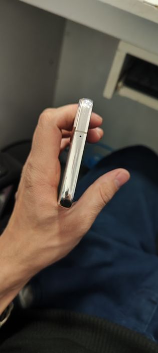 Samsung S22.  Juda arzon