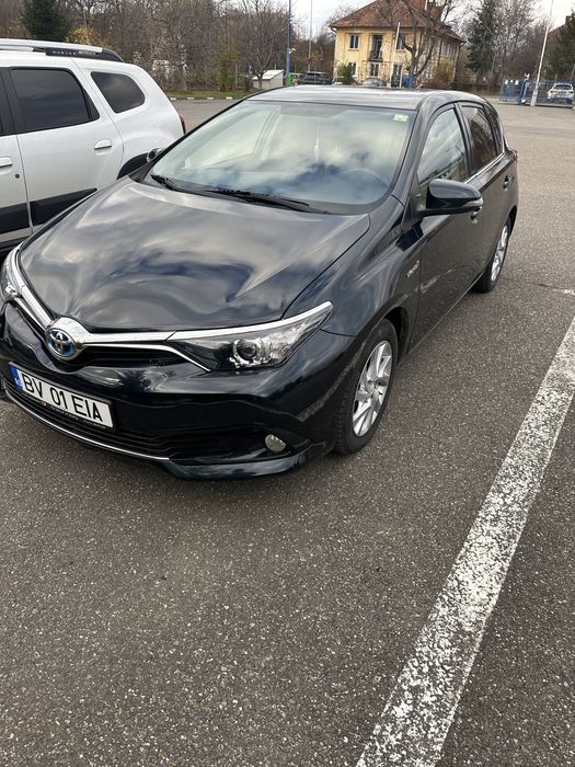 Vand Toyota Auris 2015 hibrid