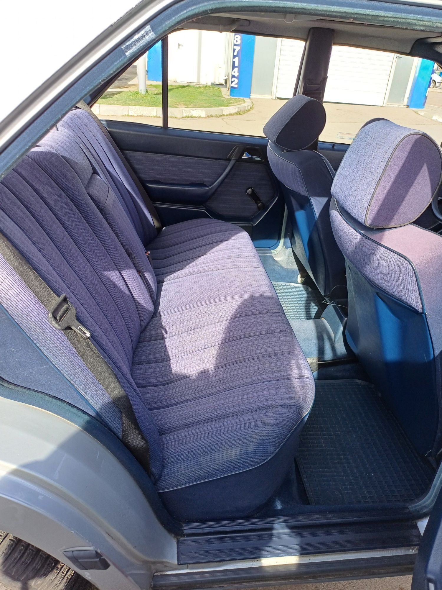 Mercedes Benz 124