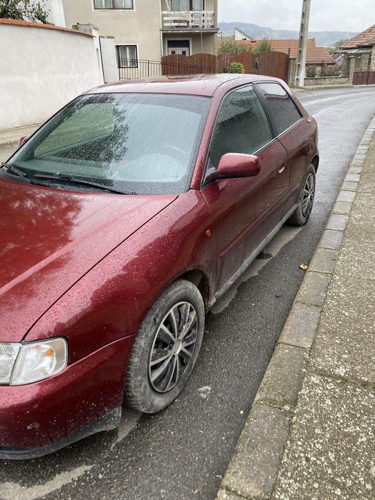 2000 de lei, Audi A3 1.6 benzina, automat