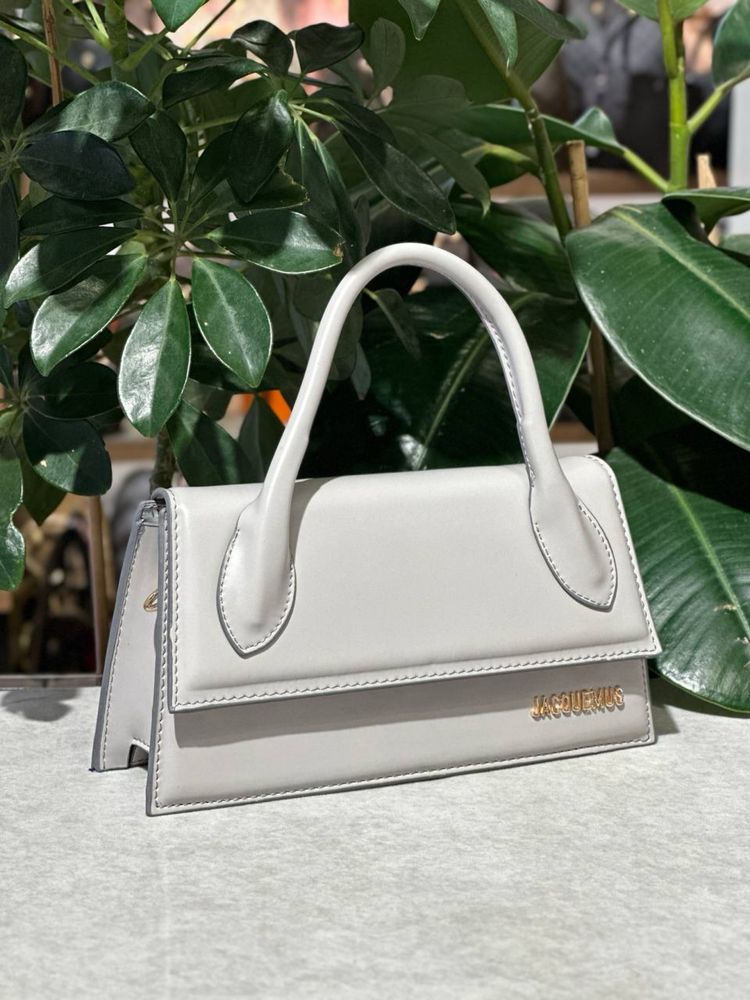 Geanta JACQUEMUS Noua !!! Dimensiuni 23/13 !!!