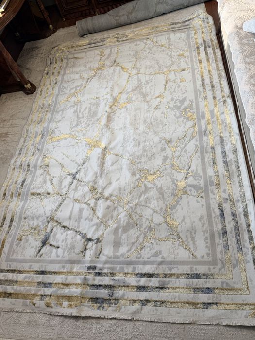 Кілем сатылады 200*300  Продаю Ковер 200*300