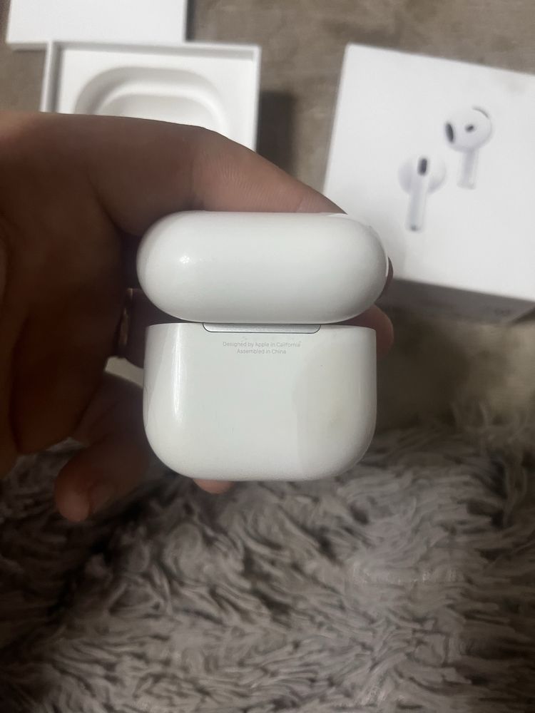 AirPods 4 Active Noise Consellation