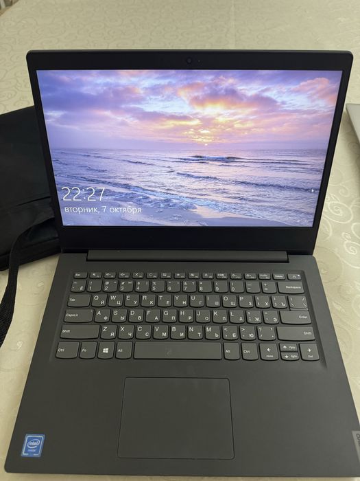 Ноутбук Lenovo V14-IGL