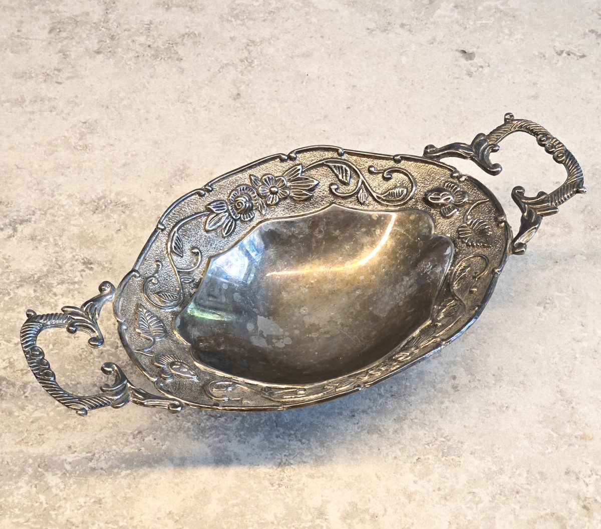 Винтидж посребрена чиния Studio Silversmiths с флорални шарки