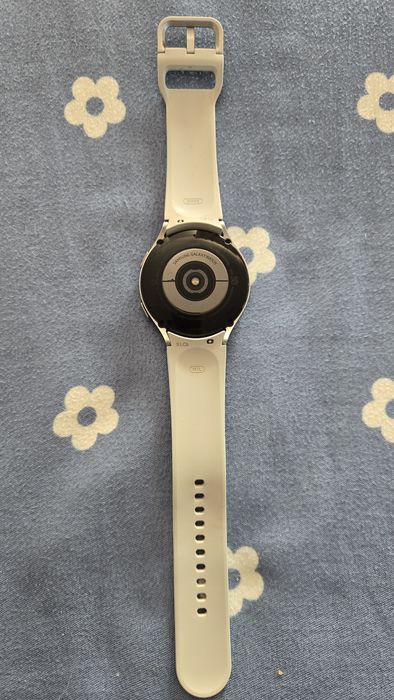 Samsung Galaxy Watch 4 44mm – Perfect funcțional – Cutie + încărcător