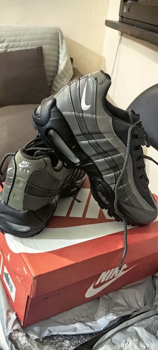 Nike AIR MAX 95 маслено зелен