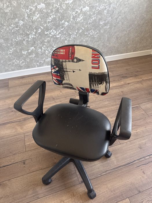 Кресло отдам даром. Состояние среднее