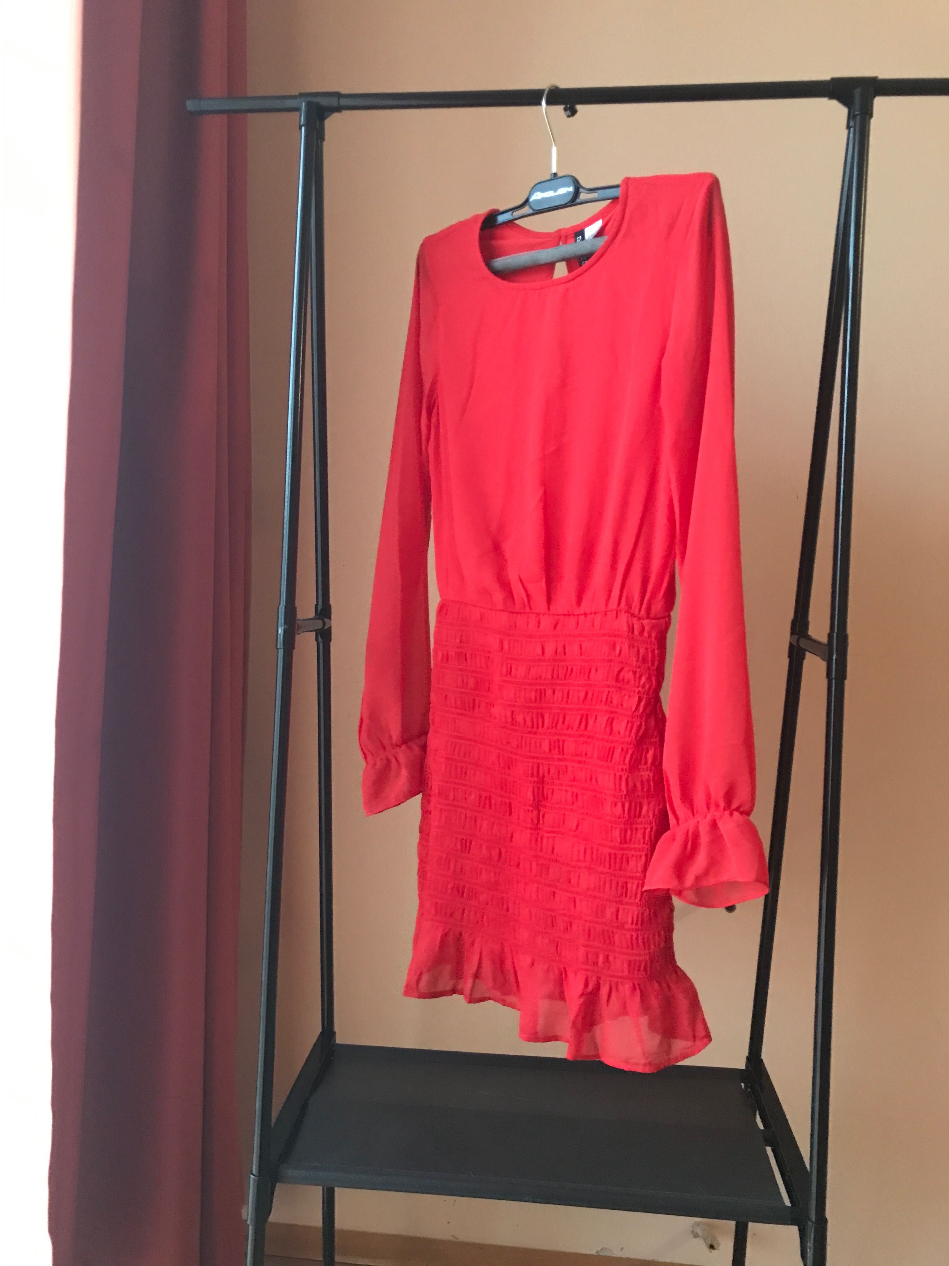 Червена рокля H&M