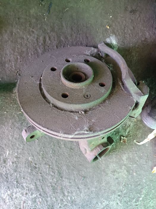 Fuzeta stânga completa cu rulment față Pegeout 206