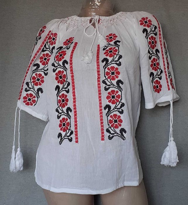 Costum popular pentru adulti,marime XL