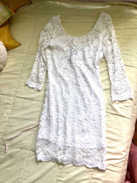 Бяла дантелена рокля нова