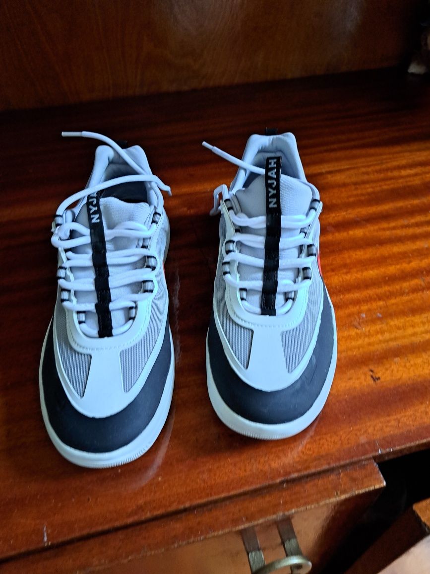 Дамски обувки Nike SB Nyjah Free