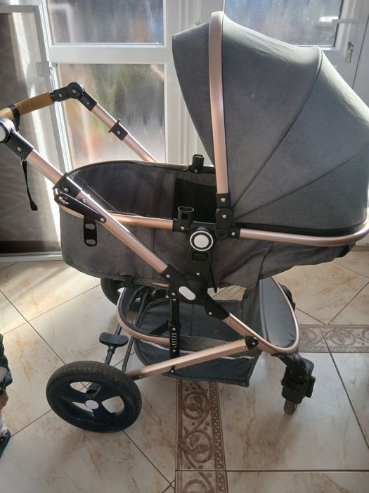 Cărucior bebeluși
