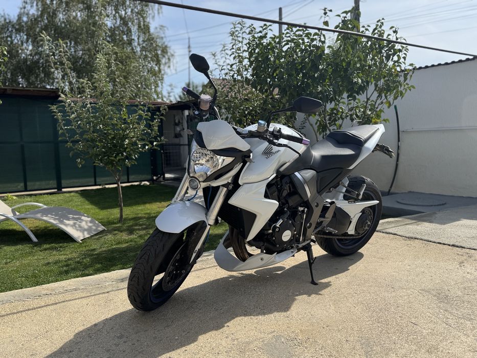HONDA CB1000R cu numar de serie stantat pe ghidon