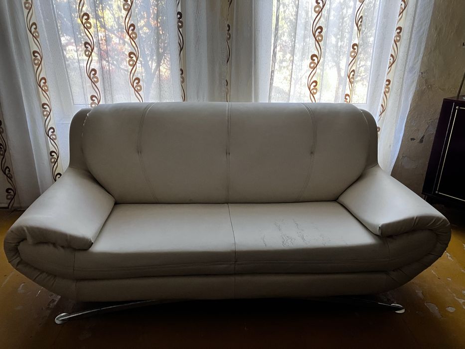 Canapea piele, utilizat -Comlosu Mic, Timis