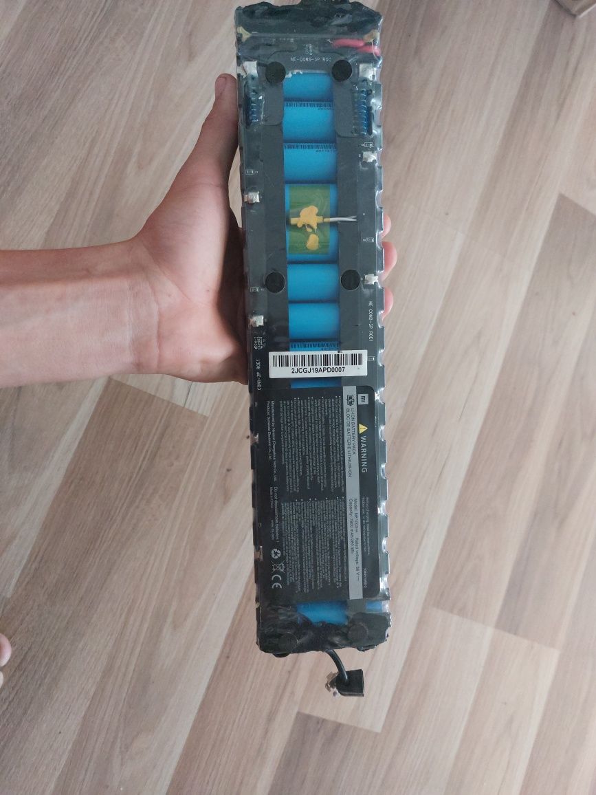 Vând baterie trotineta xiaomi m365