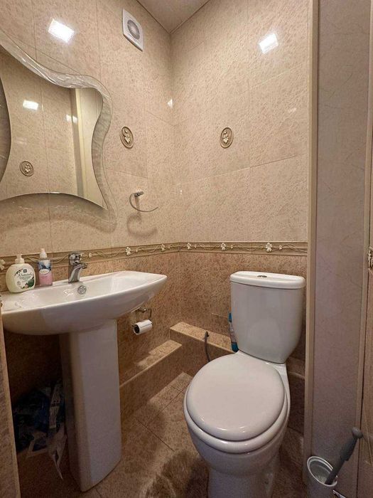 3/8/9 Буюк ипак йули Генерал Петрова Овир Кафе Бек