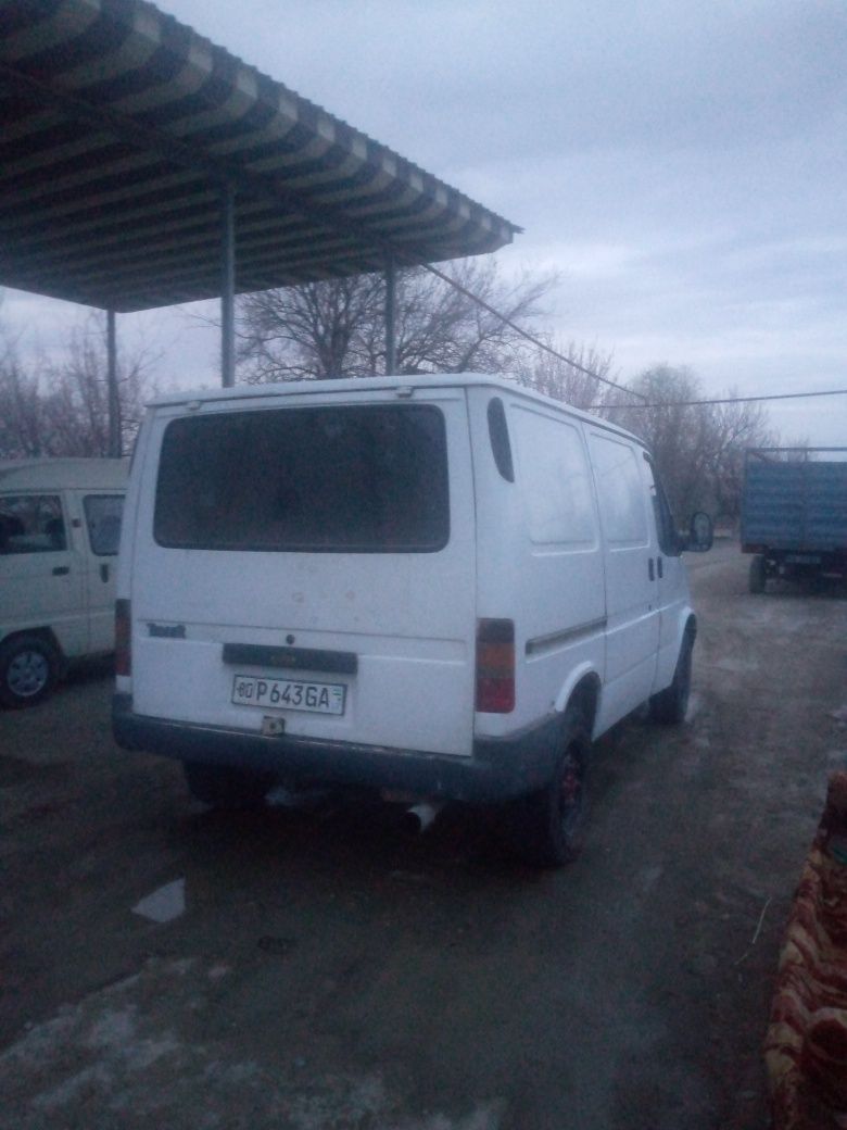 Ford sotiladi yil 92