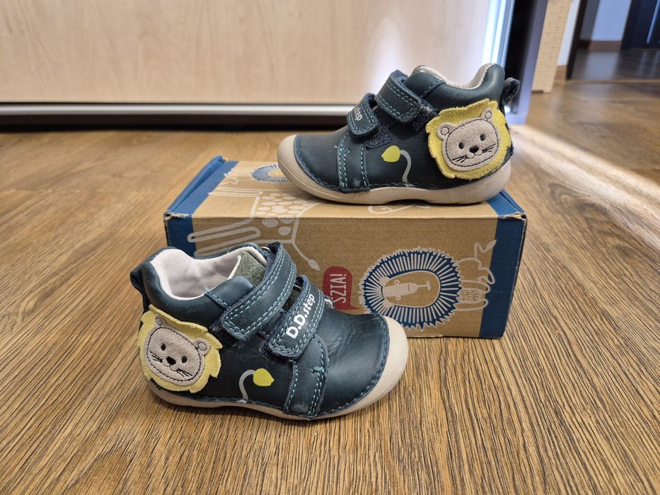 Pantofi sport D.D. Step - marime 20