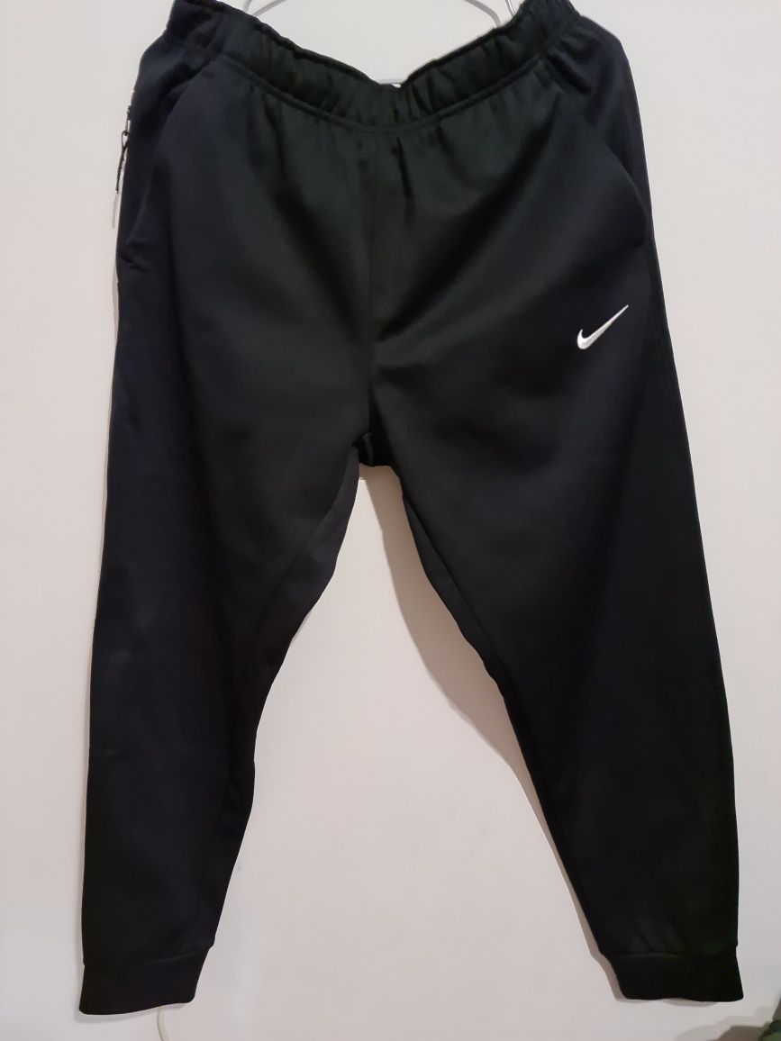 Мъжко долнище Nike M-размер