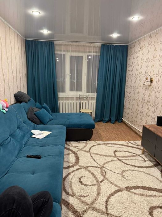 Срочно продам 3 комн квартира улучшенная планировка.