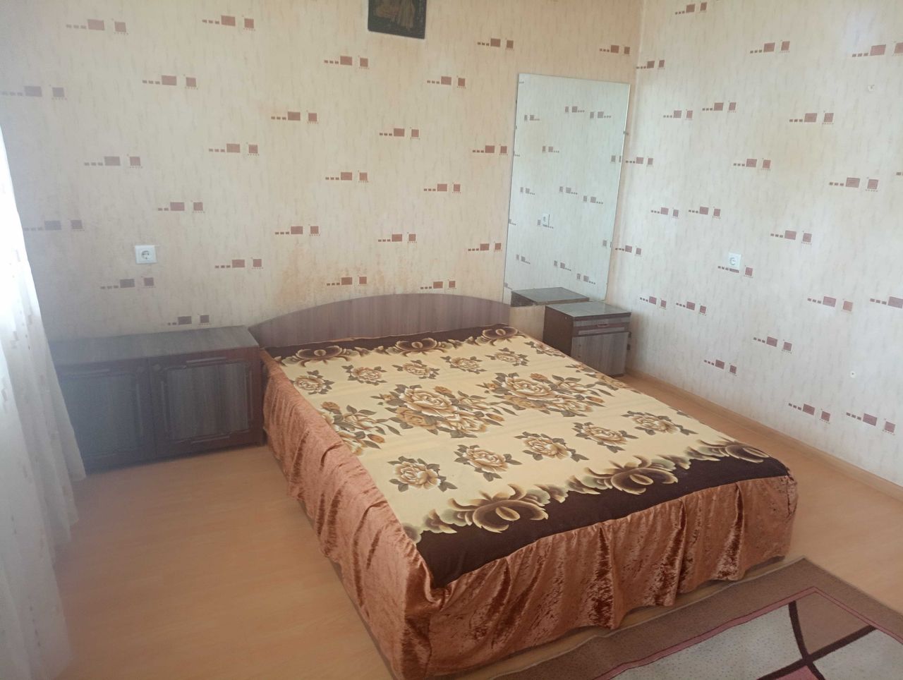 Дава се под наем Двустаен апартамент в Разград, Бели Лом - 74 кв.м за 204 € - Снимка #1