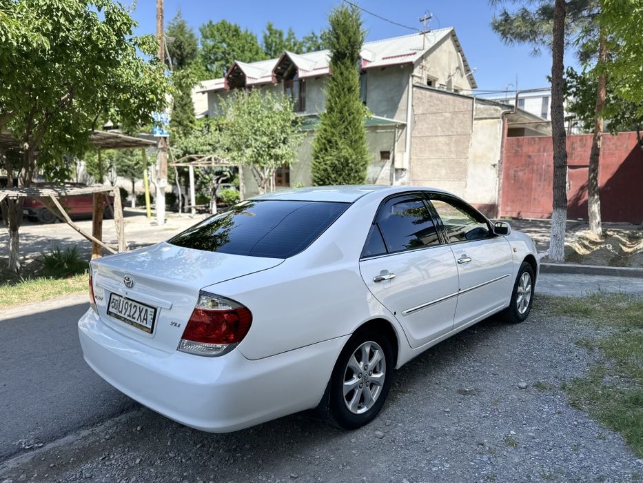 тойота камри 35 сотилади