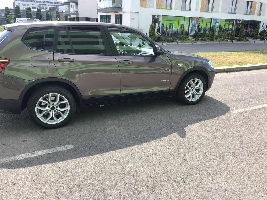 vând bmw x3 xdrive 2011