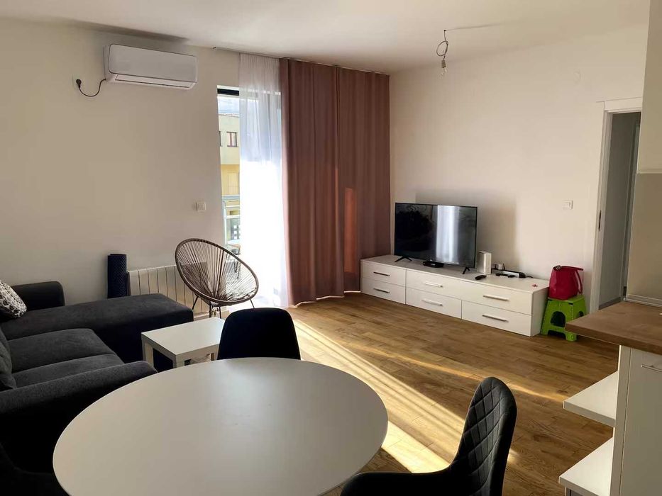 Дава се под наем Тристаен апартамент в София, Медицинска академия - 78 кв.м за 749 € - Снимка #2