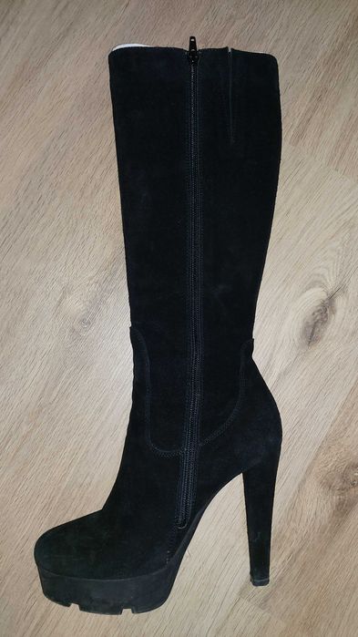 Cizme Musette din piele intoarsa, in stare foarte buna