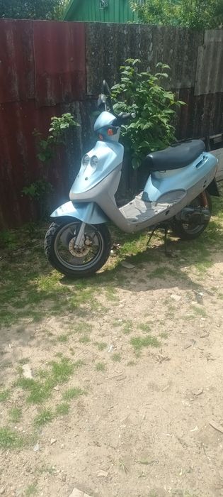 Vand sau schimb Scuter 50 cmc cu acte