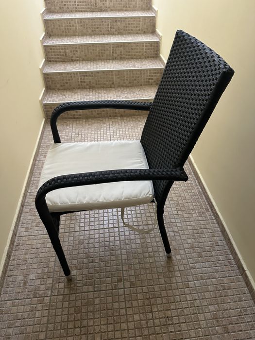 Продавам 6 стола