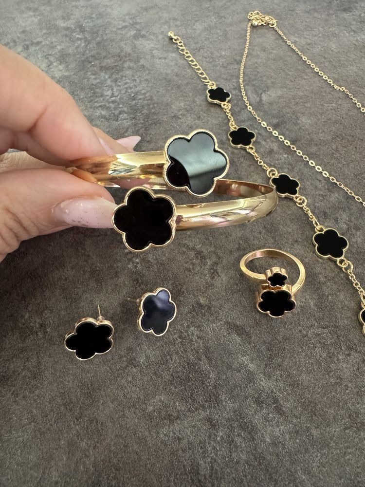 Сет от 5 бр. Дамски Бижута с Черни и Бели Детелини в Стил „Van Cleef“