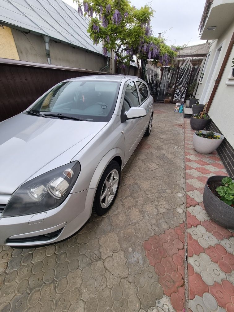 Opel Astra H 2005