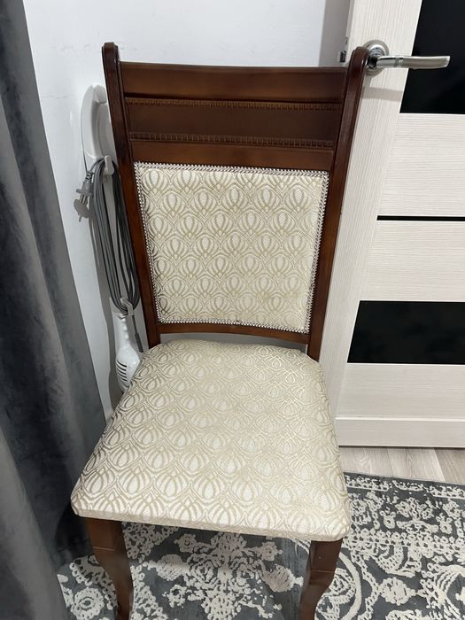 Продается стол и 6 стулья