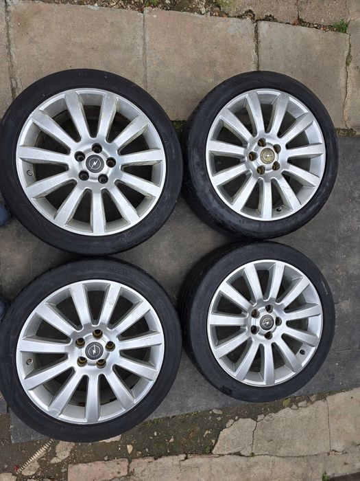Vând jante Opel R18 5x110 ET41 7.5J cu anvelope de vara
