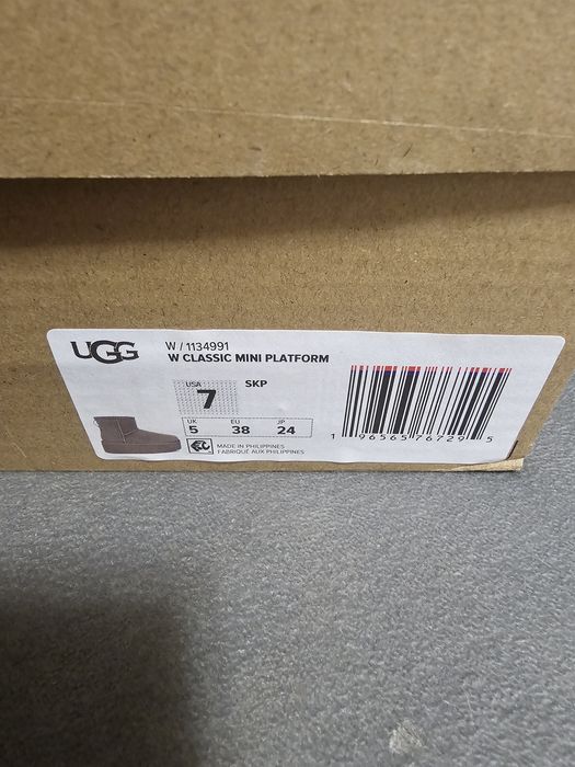 Ghete bocanci UGG Classic MINI Platform originali w marime 38