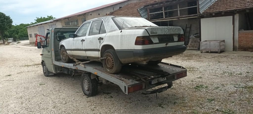 Продавам Mercedes 124 два броя на ЧАСТИ само 200 Dizeel и 200 бензин.