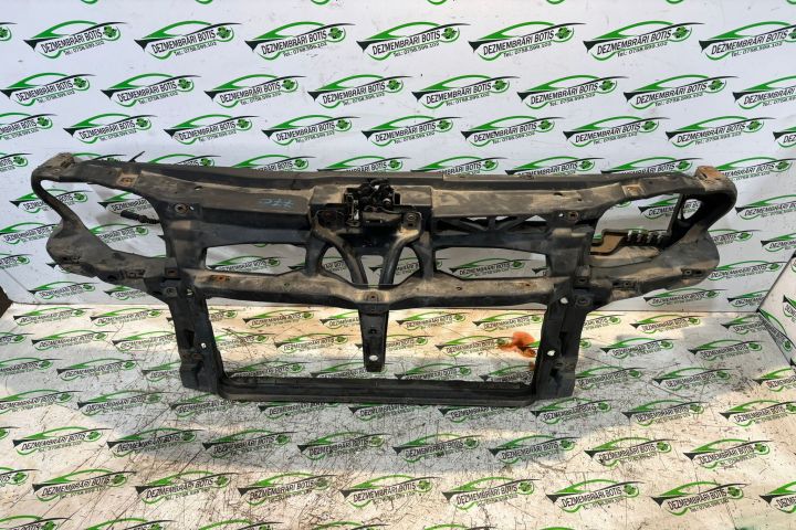 Trager / Calandru Volkswagen VW Golf a 4-a generatie