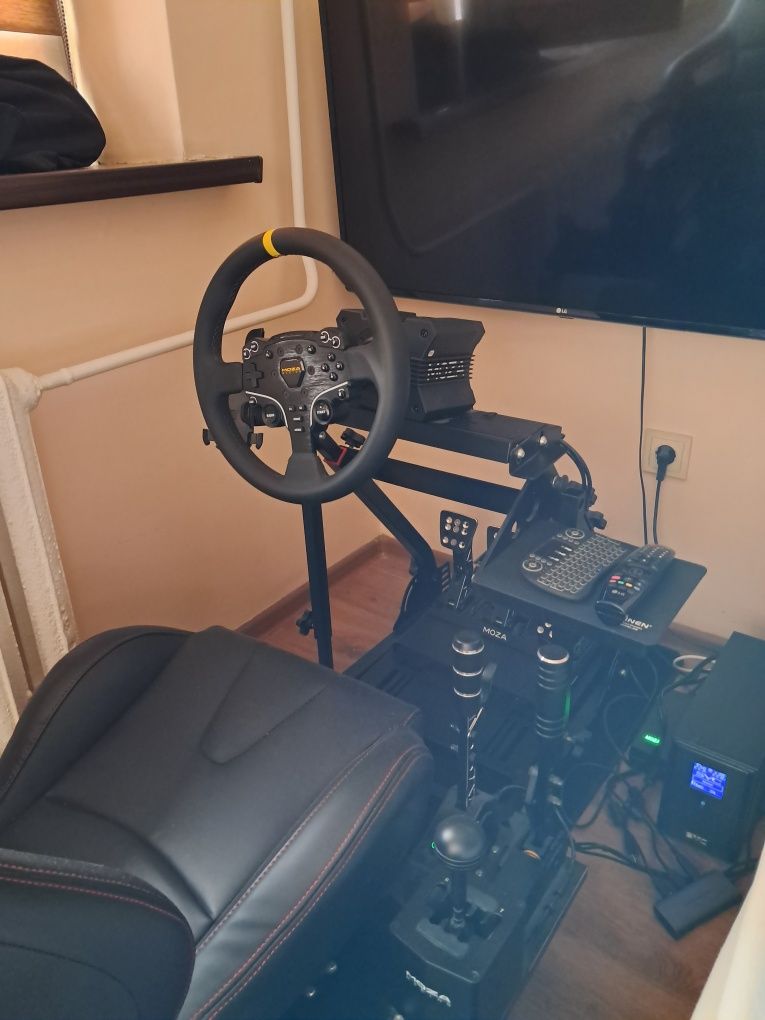 Продам moza r12 с кокпитом