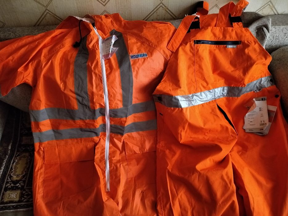 Продам защитный костюм от дождя