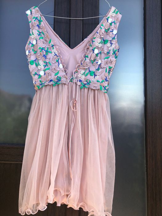 Vand rochița superba!