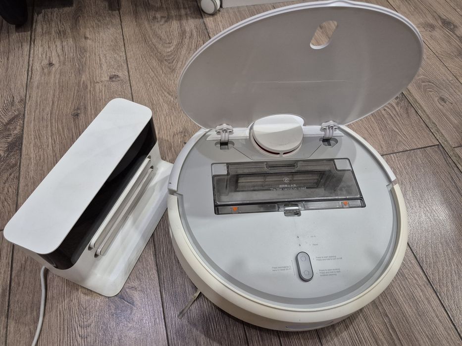 Xiaomi Mi Robot Vacuum робот-пылесос