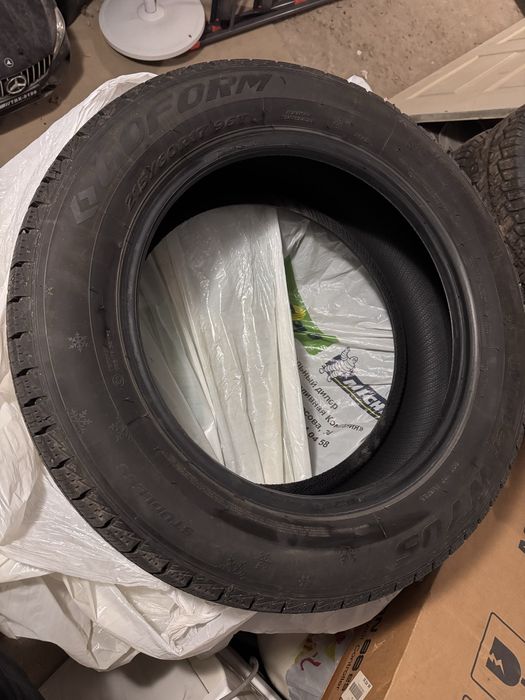 Зимняя резина 215/60 R17 новая