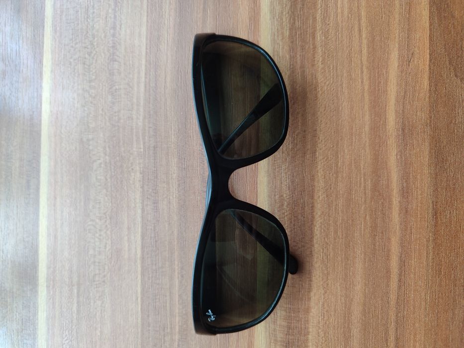 Vând ochelari ray ban balorama