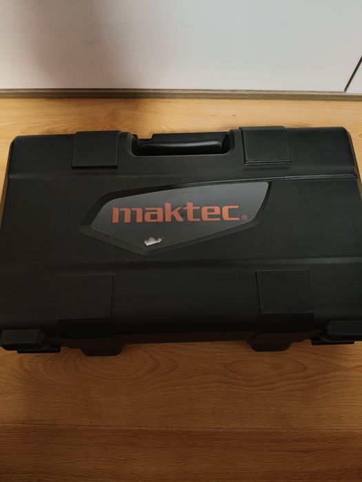 Боди и зарядно ново