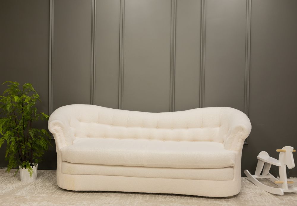 Продаётся белый диван в стиле тедди