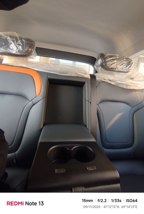 Bestune oilaviy yangi avtomobil